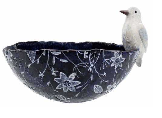 WHITE PATTERNED WALL POT WITH BIRD